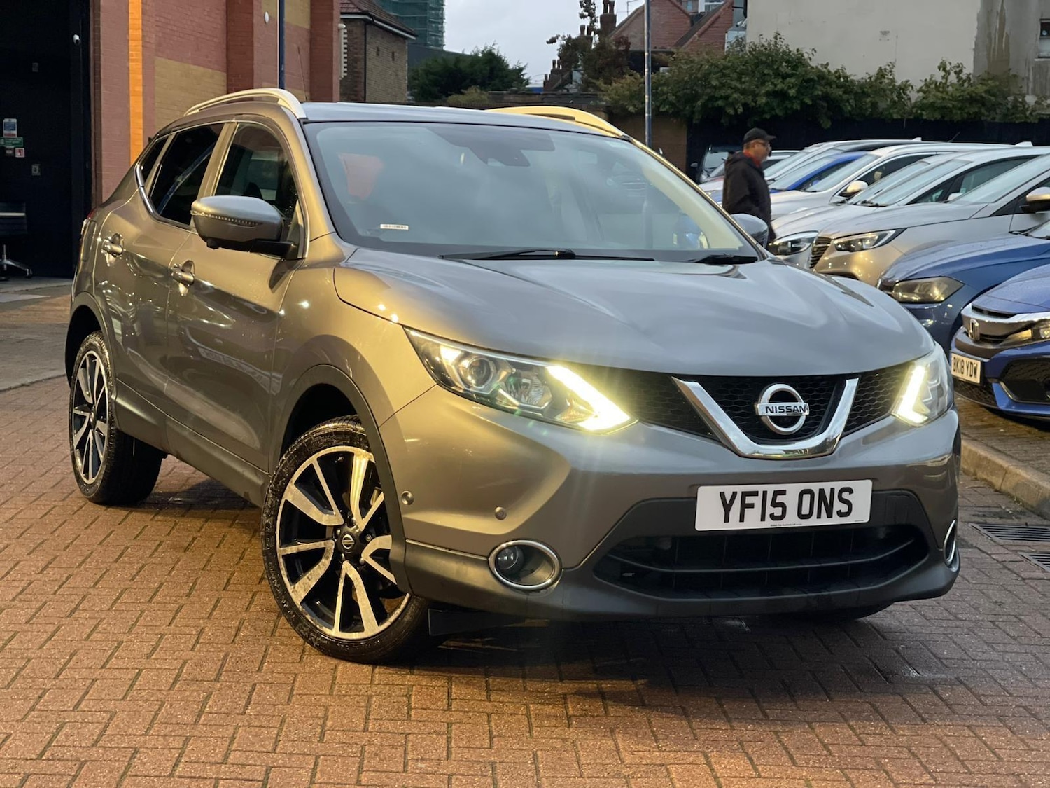 Used Nissan Qashqai 2015 for sale - 76551946: Photo 4