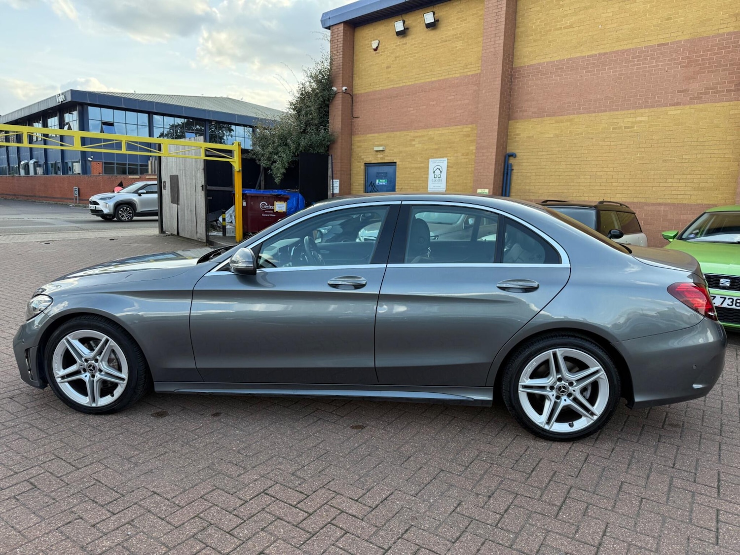 Used Mercedes-Benz C Class 2018 for sale - 77331090: Photo 9