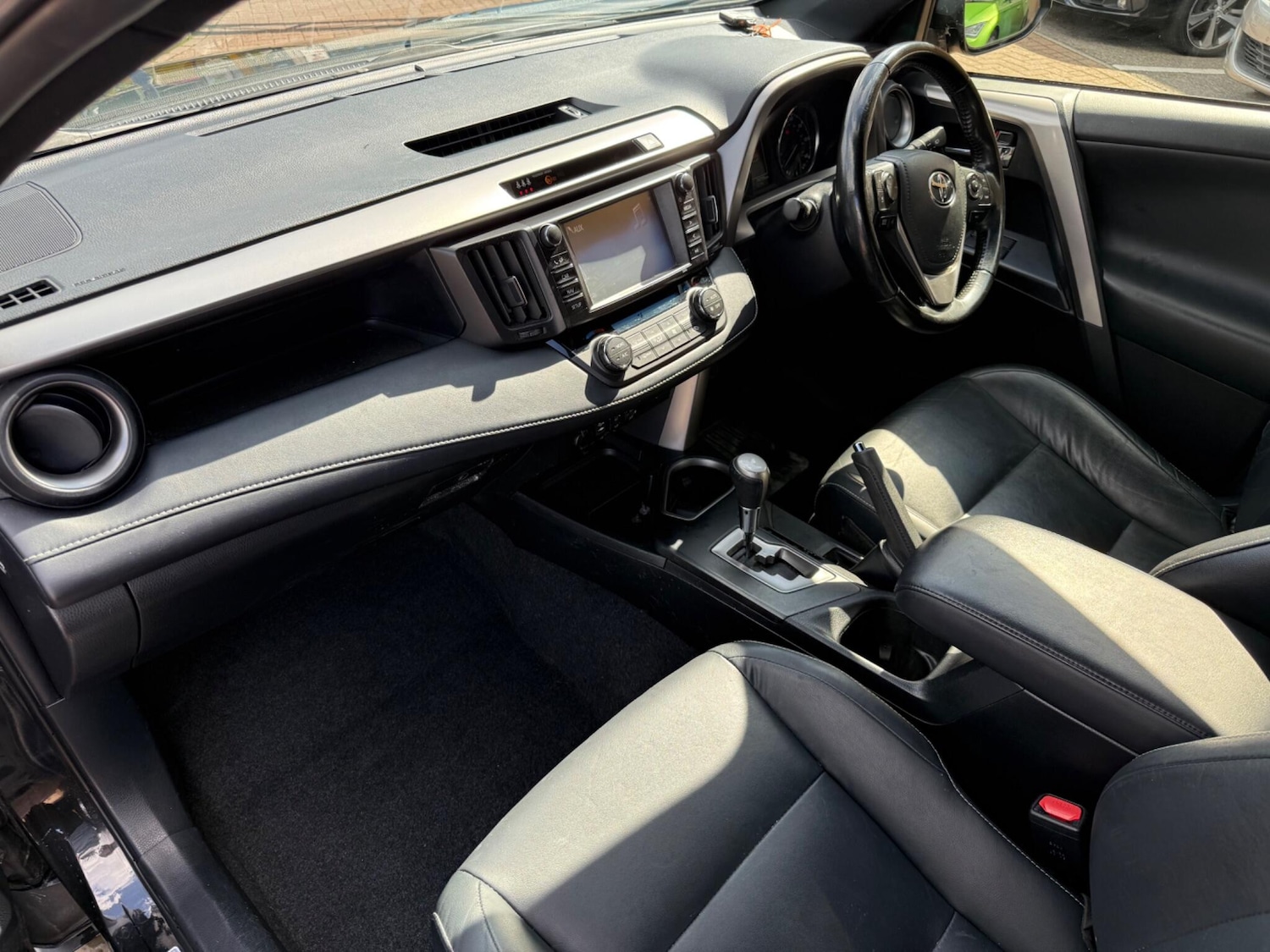 Used Toyota RAV4 2017 for sale - 76551924: Photo 17