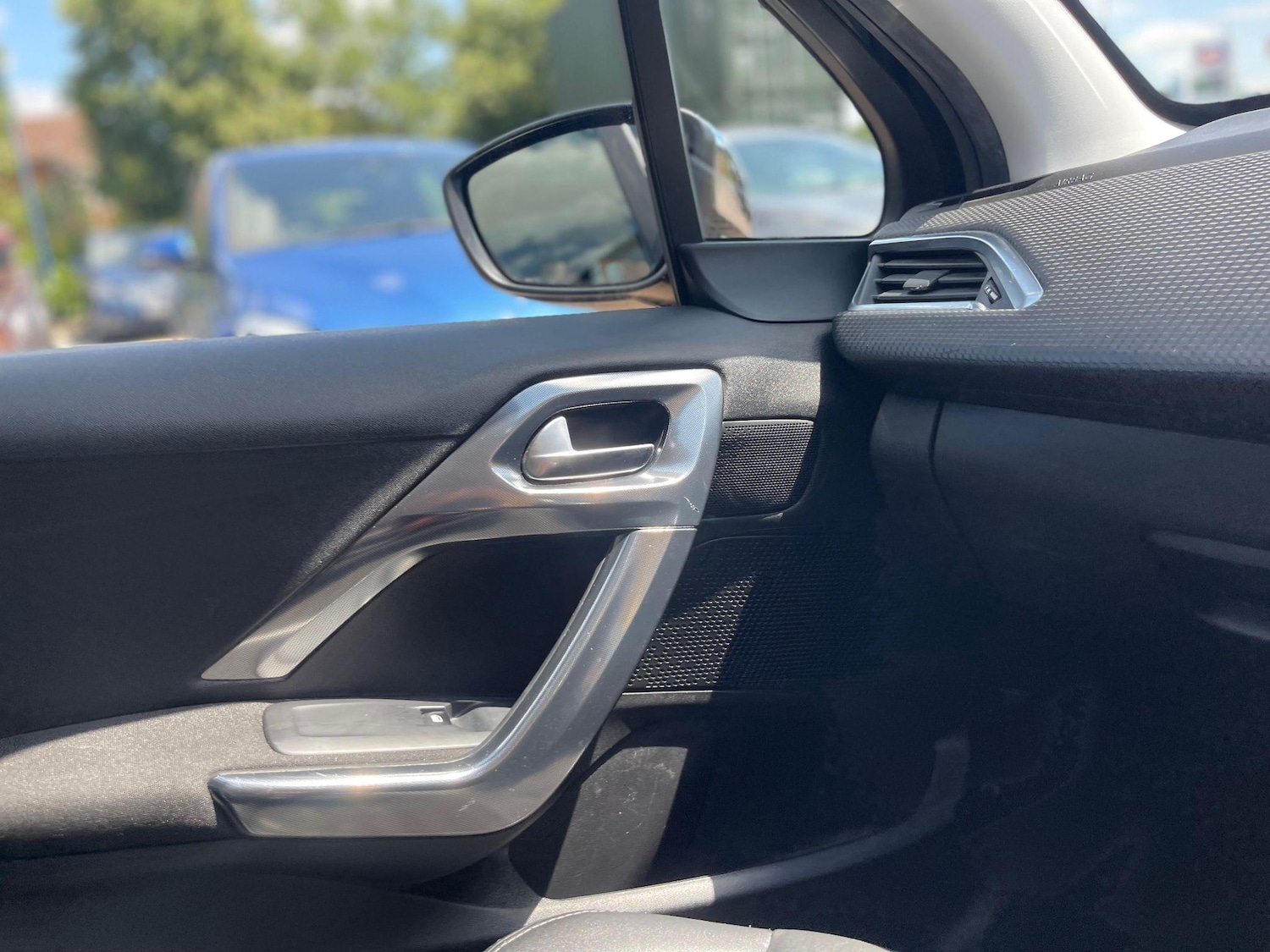 Used Peugeot 2008 2016 for sale - 76522224: Photo 25