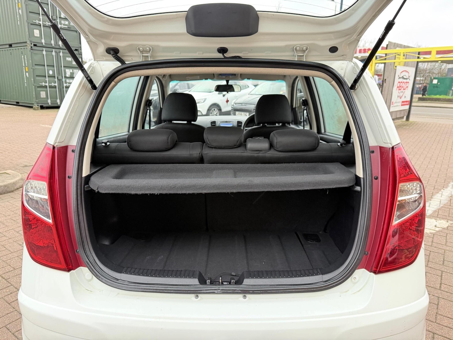 Used Hyundai i10 2013 for sale - 77040818: Photo 22