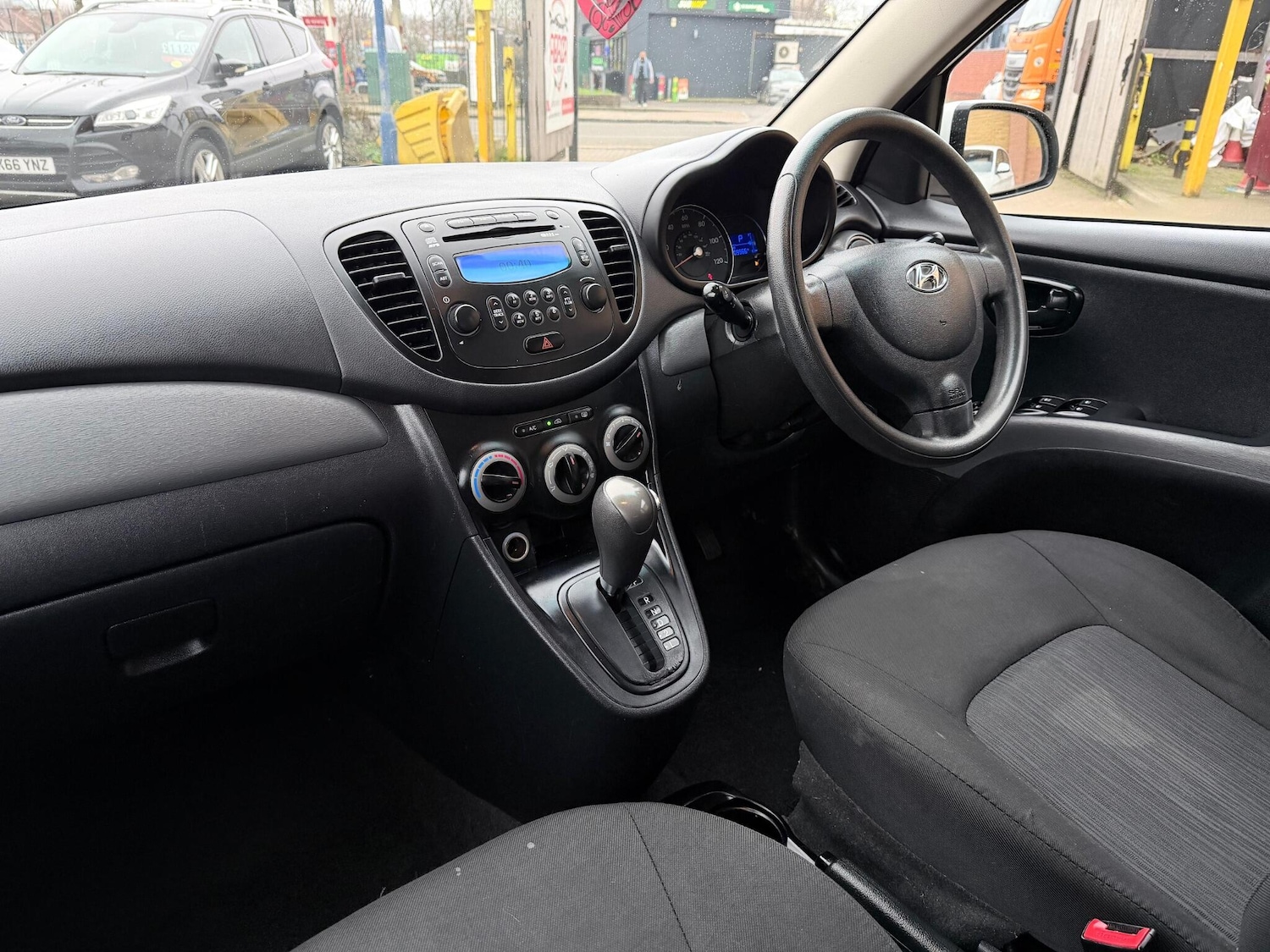 Used Hyundai i10 2013 for sale - 77040818: Photo 31
