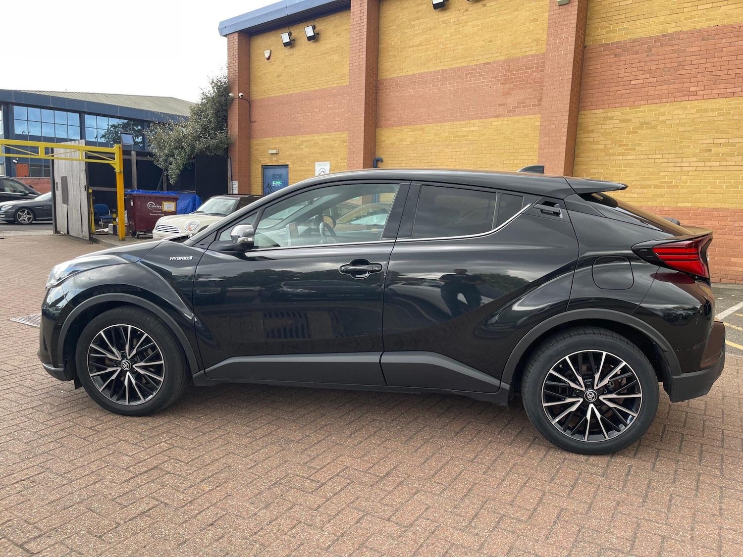 Used Toyota C-HR 2020 for sale - 76325956: Photo 12