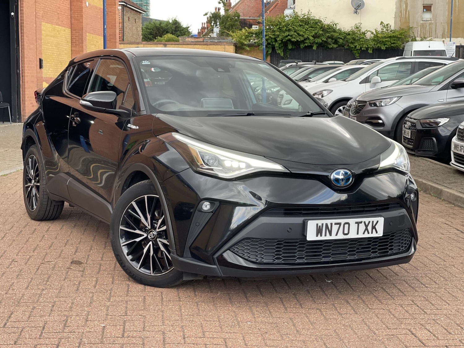 Used Toyota C-HR 2020 for sale - 76325956: Photo 2