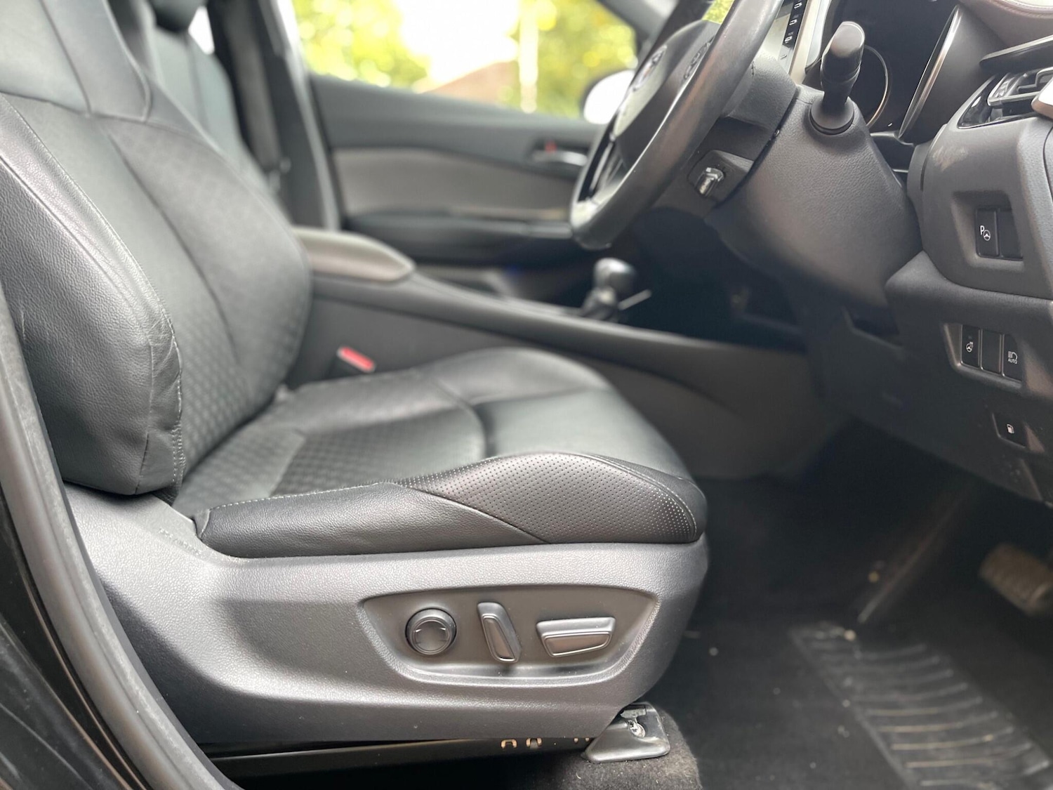 Used Toyota C-HR 2020 for sale - 76325956: Photo 21