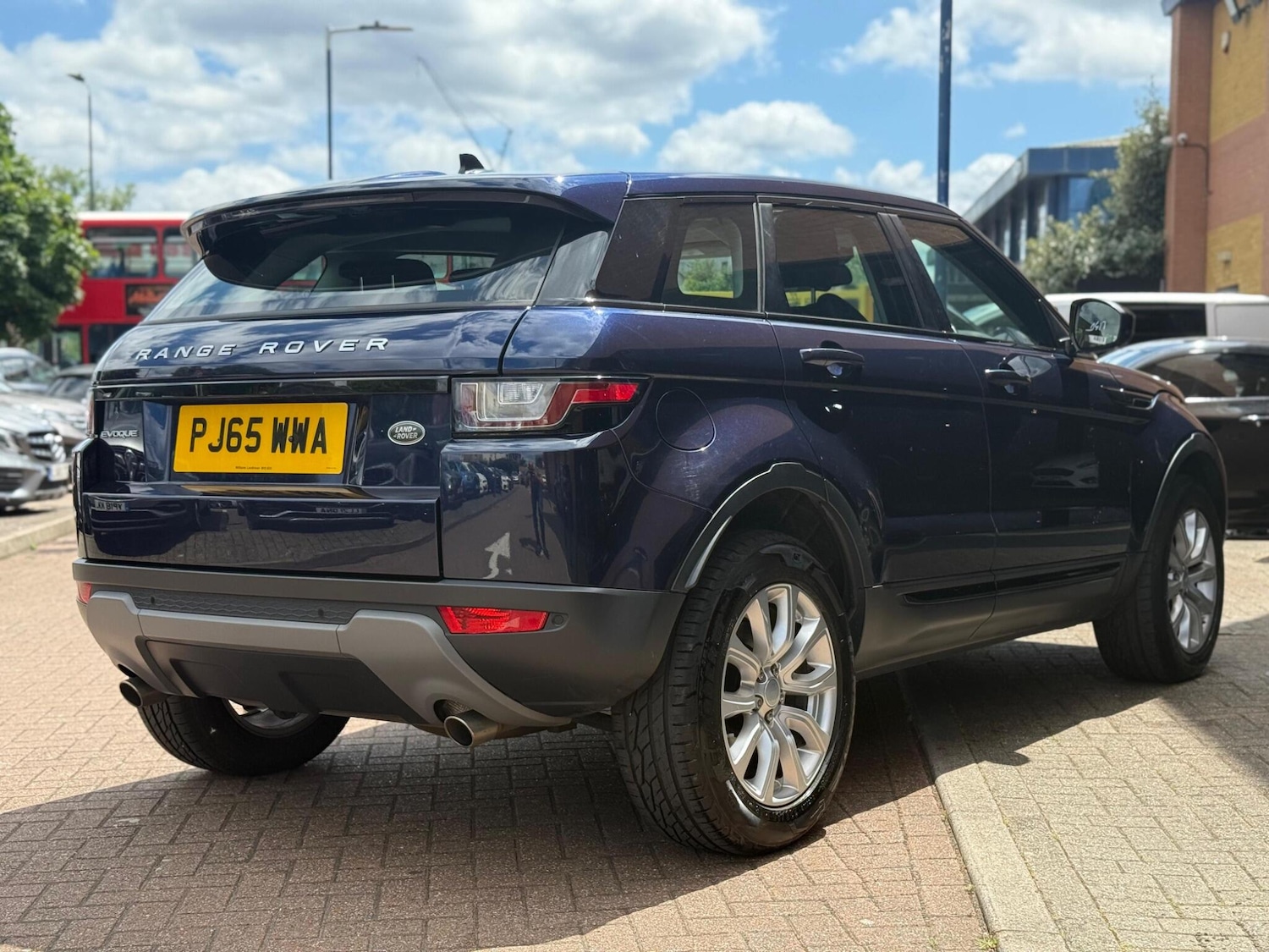 Used Land Rover Range Rover Evoque 2015 for sale - 76886907: Photo 11