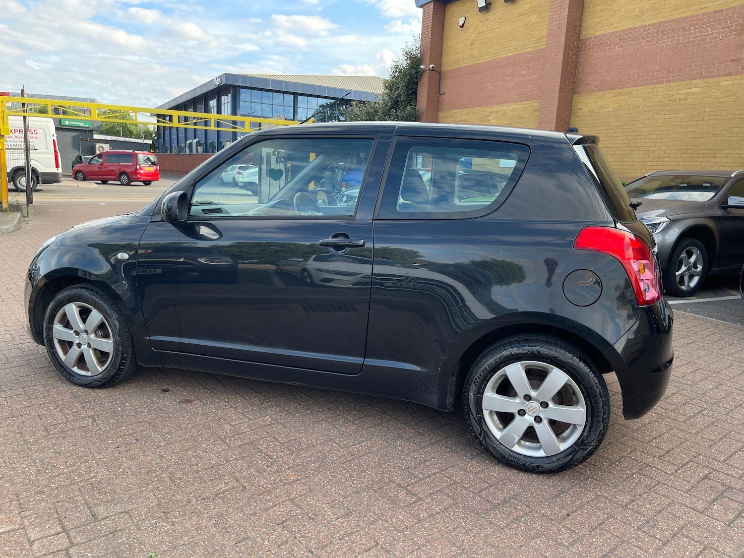 Used Suzuki Swift 2008 for sale - 76325925: Photo 12