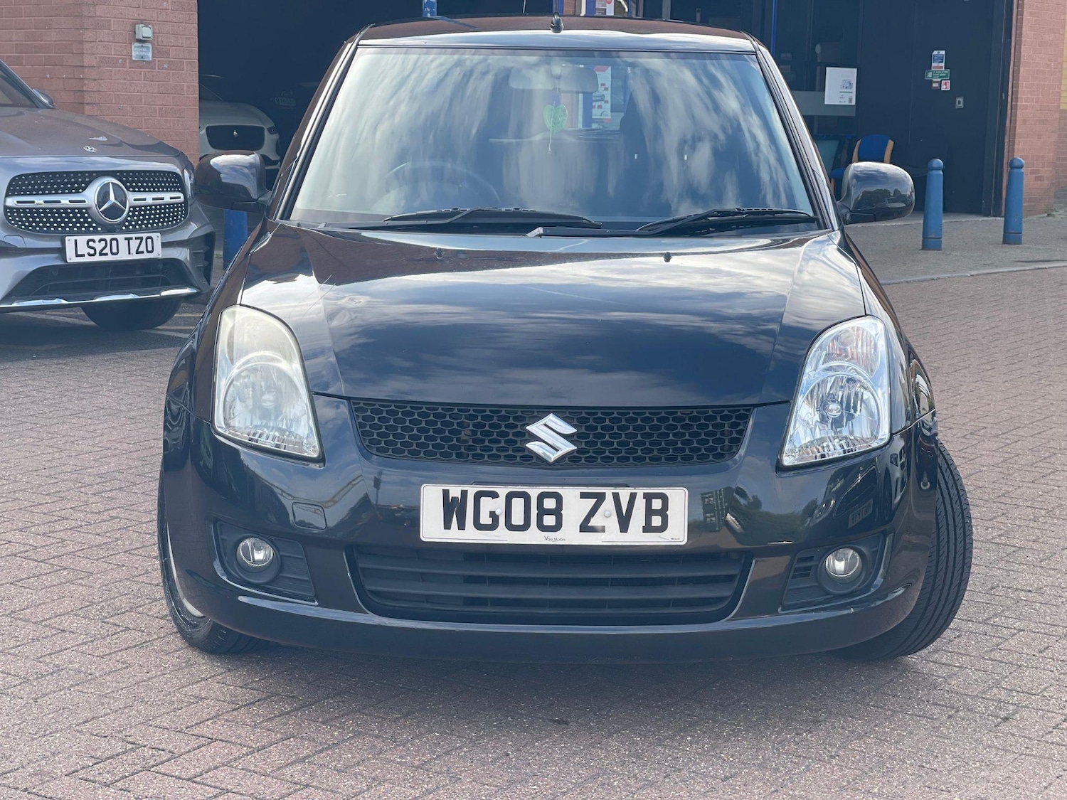 Used Suzuki Swift 2008 for sale - 76325925: Photo 2