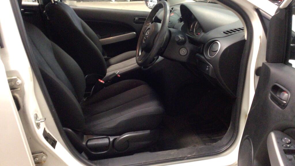Used Mazda Mazda2 2011 for sale - 77737607: Photo 9