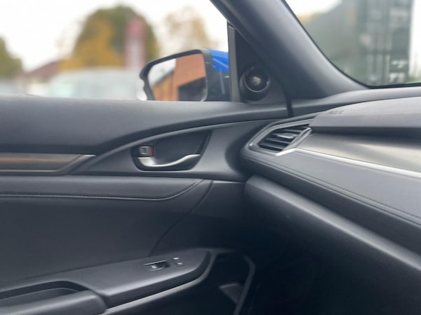 Used Honda Civic 2018 for sale - 76326920: Photo 32