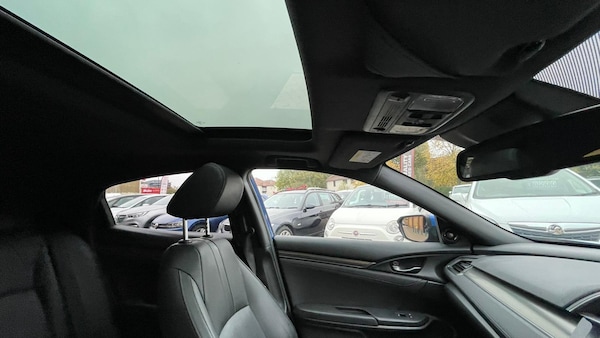 Used Honda Civic 2018 for sale - 76326920: Photo 34