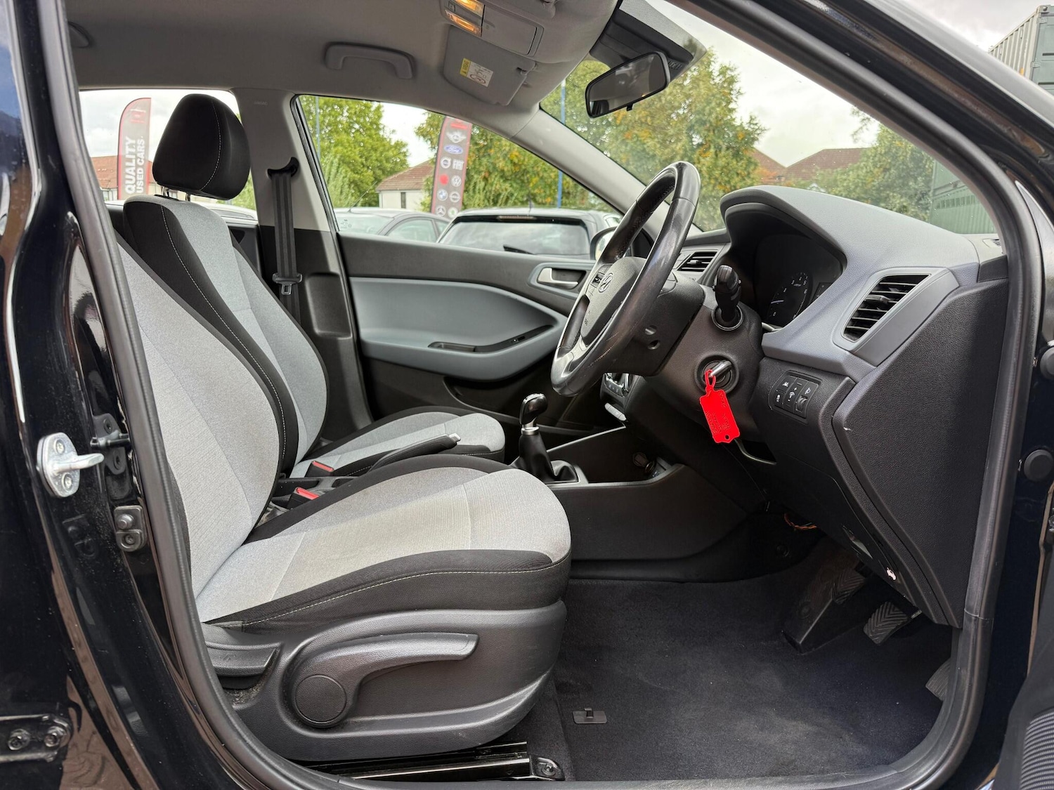 Used Hyundai i20 2016 for sale - 76551952: Photo 17