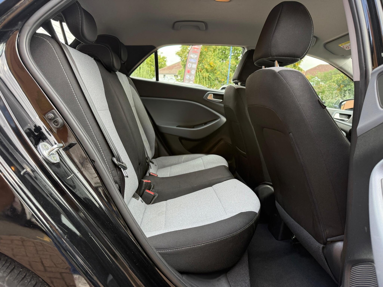 Used Hyundai i20 2016 for sale - 76551952: Photo 19