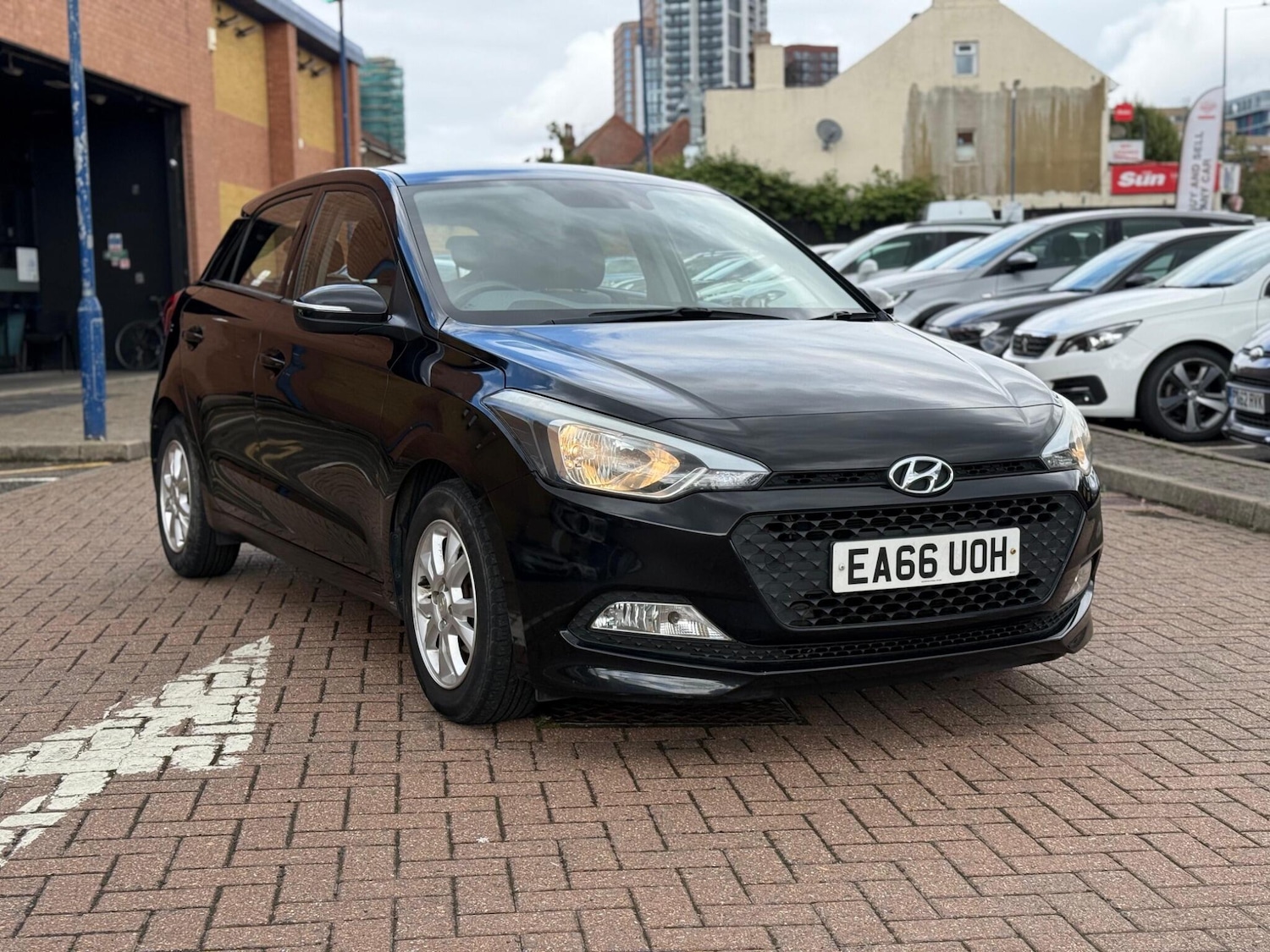 Used Hyundai i20 2016 for sale - 76551952: Photo 3