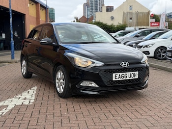 Used Hyundai i20 2016 for sale - 76551952: Photo