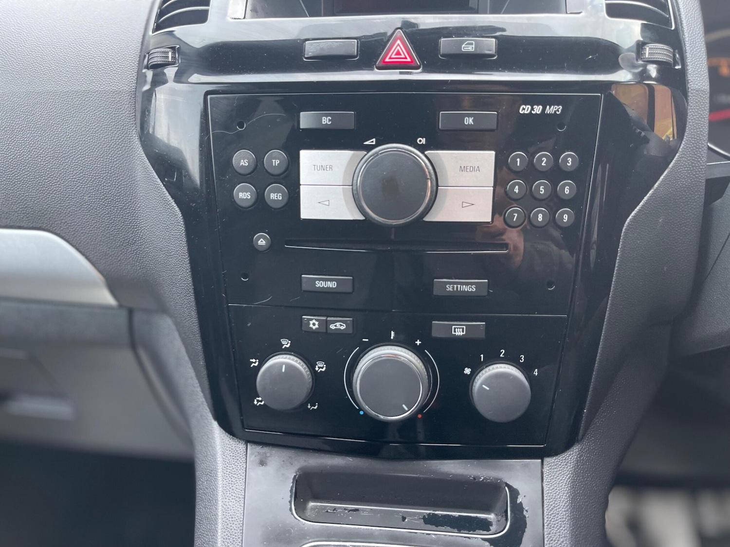 Used Vauxhall Zafira 2014 for sale - 77538096: Photo 34