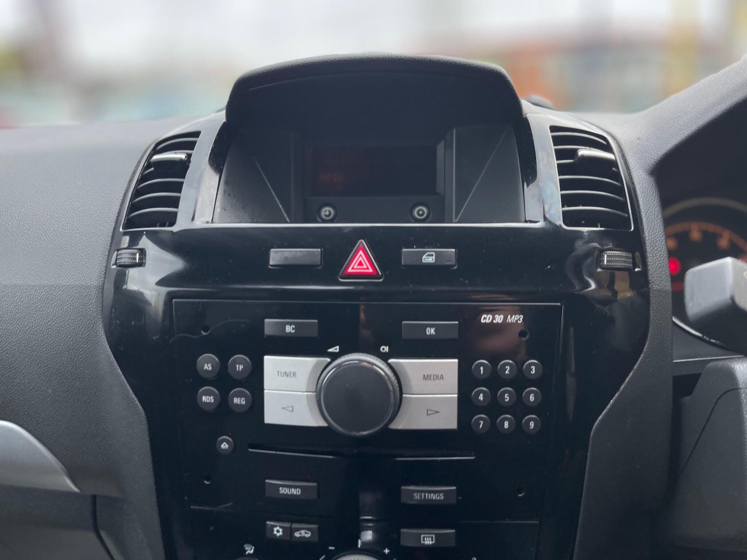 Used Vauxhall Zafira 2014 for sale - 77538096: Photo 40