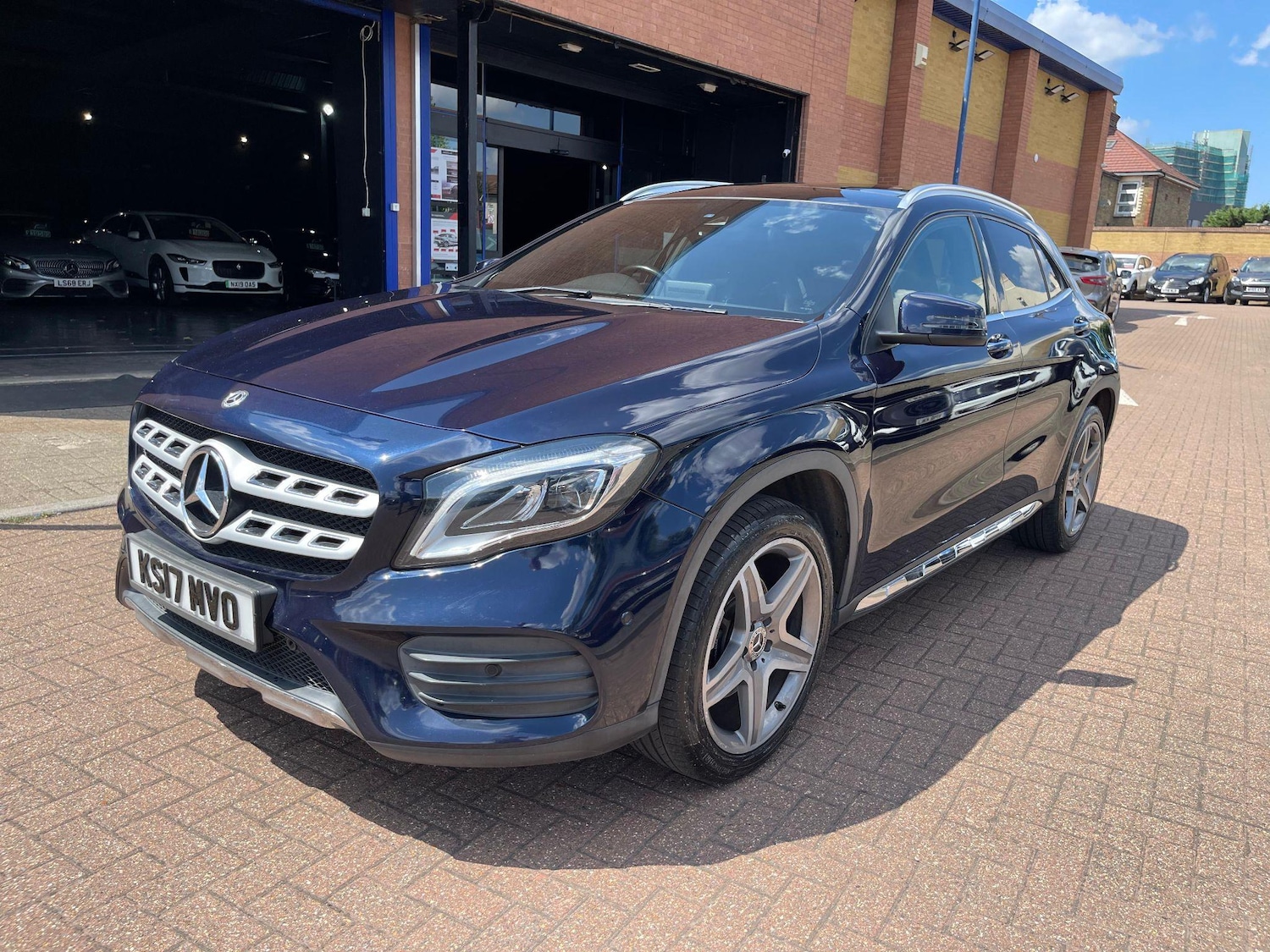 Used Mercedes-Benz GLA 2017 for sale - 76551949: Photo 2