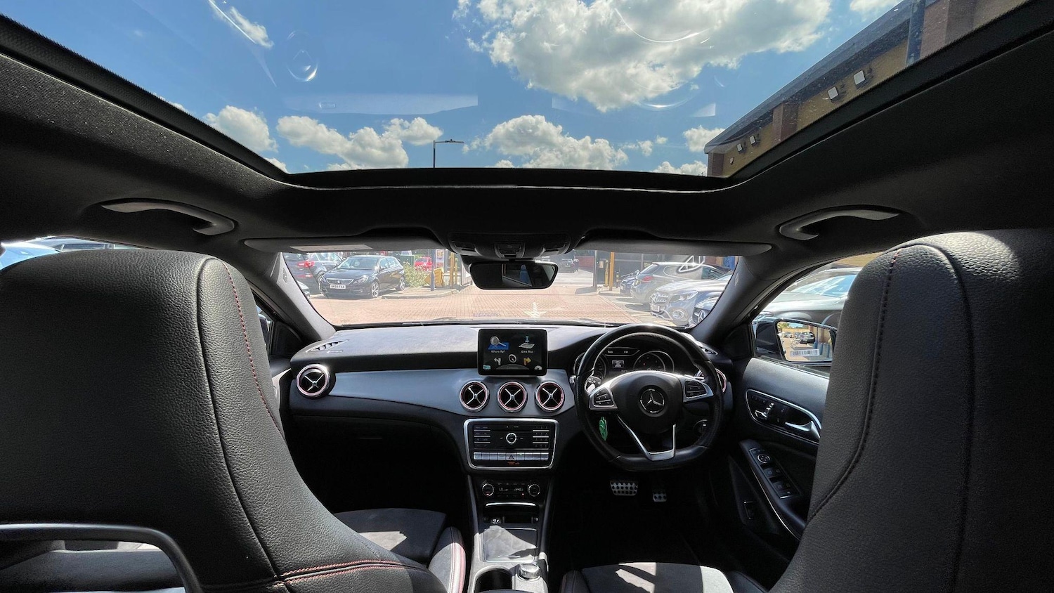 Used Mercedes-Benz GLA 2017 for sale - 76551949: Photo 3