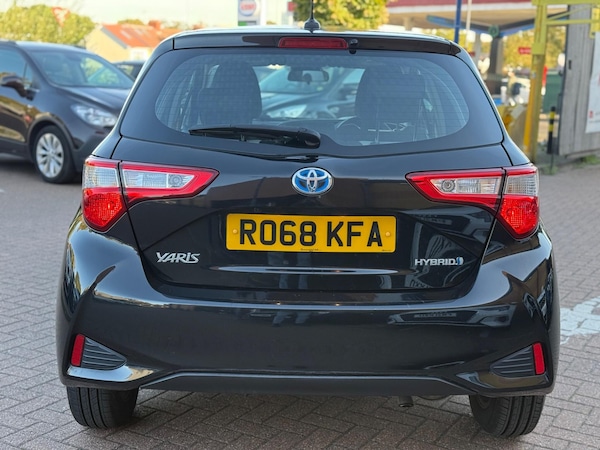 Used Toyota Yaris 2018 for sale - 76326427: Photo 11
