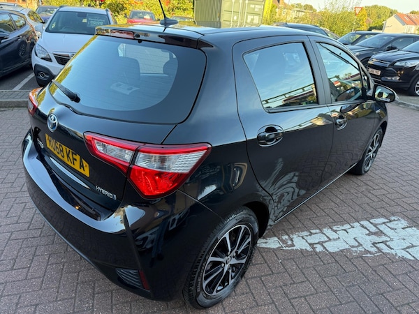 Used Toyota Yaris 2018 for sale - 76326427: Photo 14