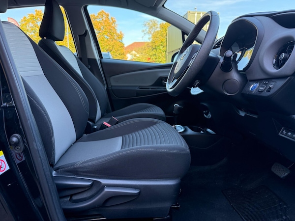 Used Toyota Yaris 2018 for sale - 76326427: Photo 17