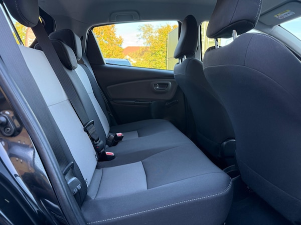 Used Toyota Yaris 2018 for sale - 76326427: Photo 18