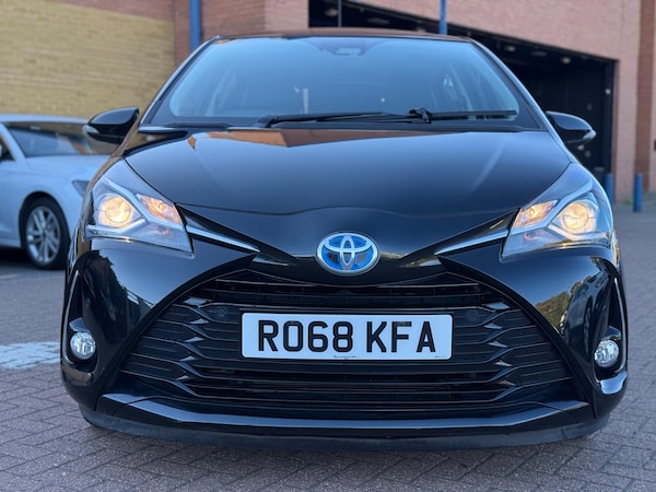 Used Toyota Yaris 2018 for sale - 76326427: Photo 2