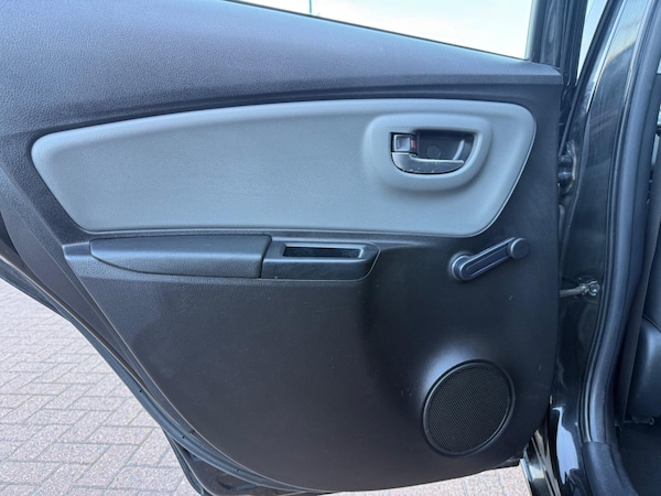 Used Toyota Yaris 2018 for sale - 76326427: Photo 30