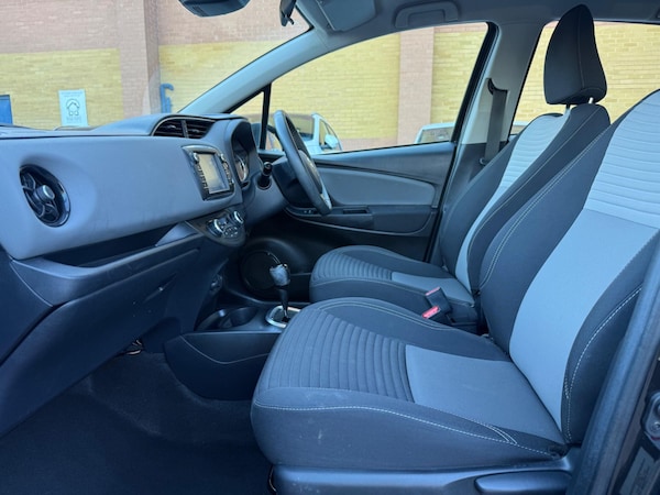 Used Toyota Yaris 2018 for sale - 76326427: Photo 41