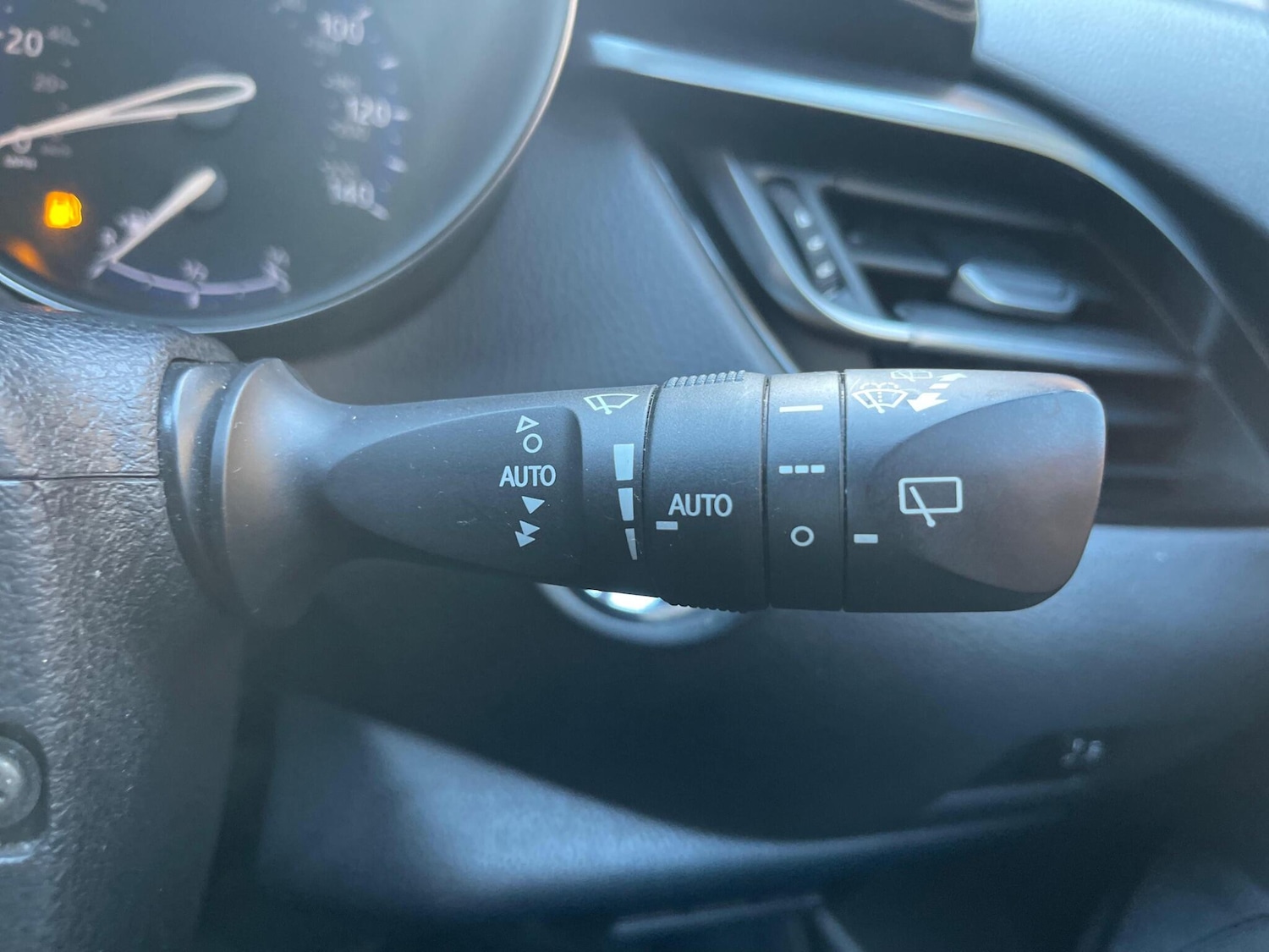 Used Toyota C-HR for sale - 77537135: Photo 33