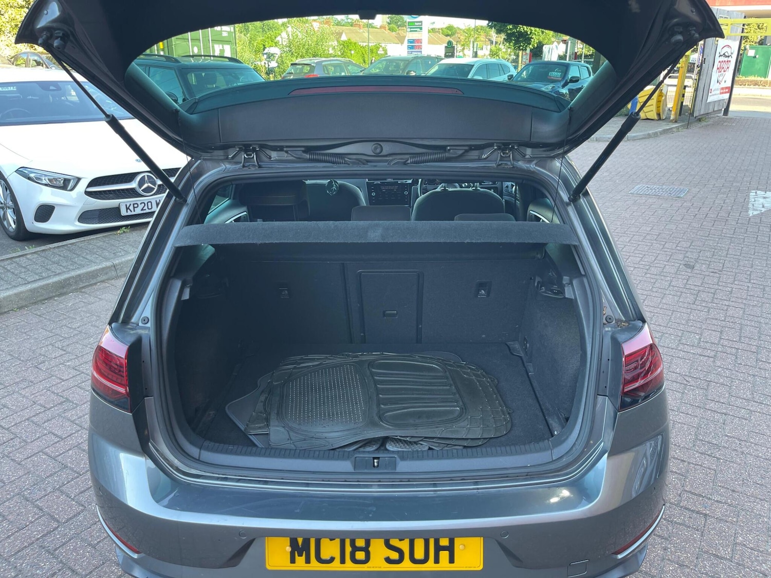 Used Volkswagen Golf 2018 for sale - 76326619: Photo 15