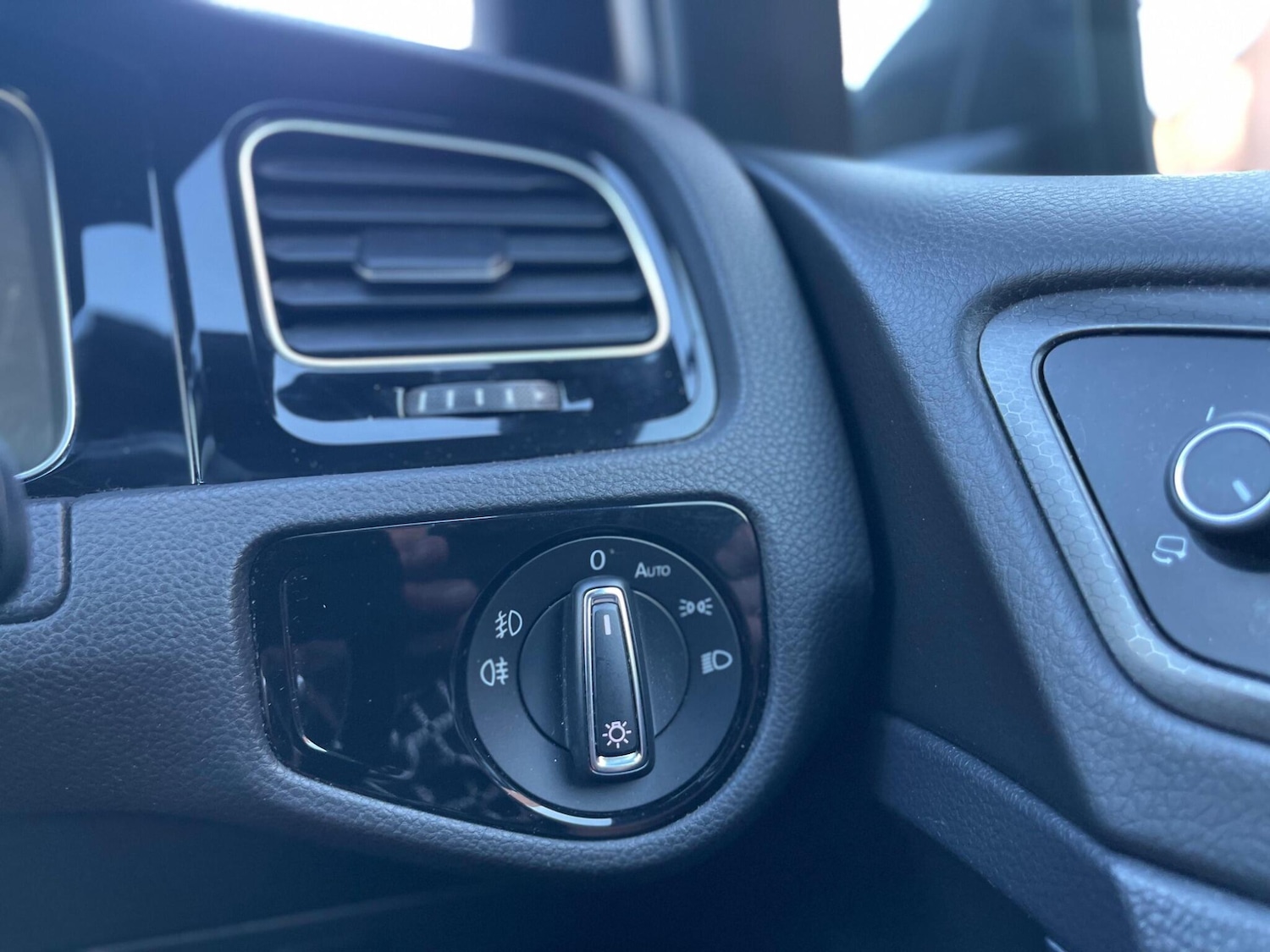 Used Volkswagen Golf 2018 for sale - 76326619: Photo 33