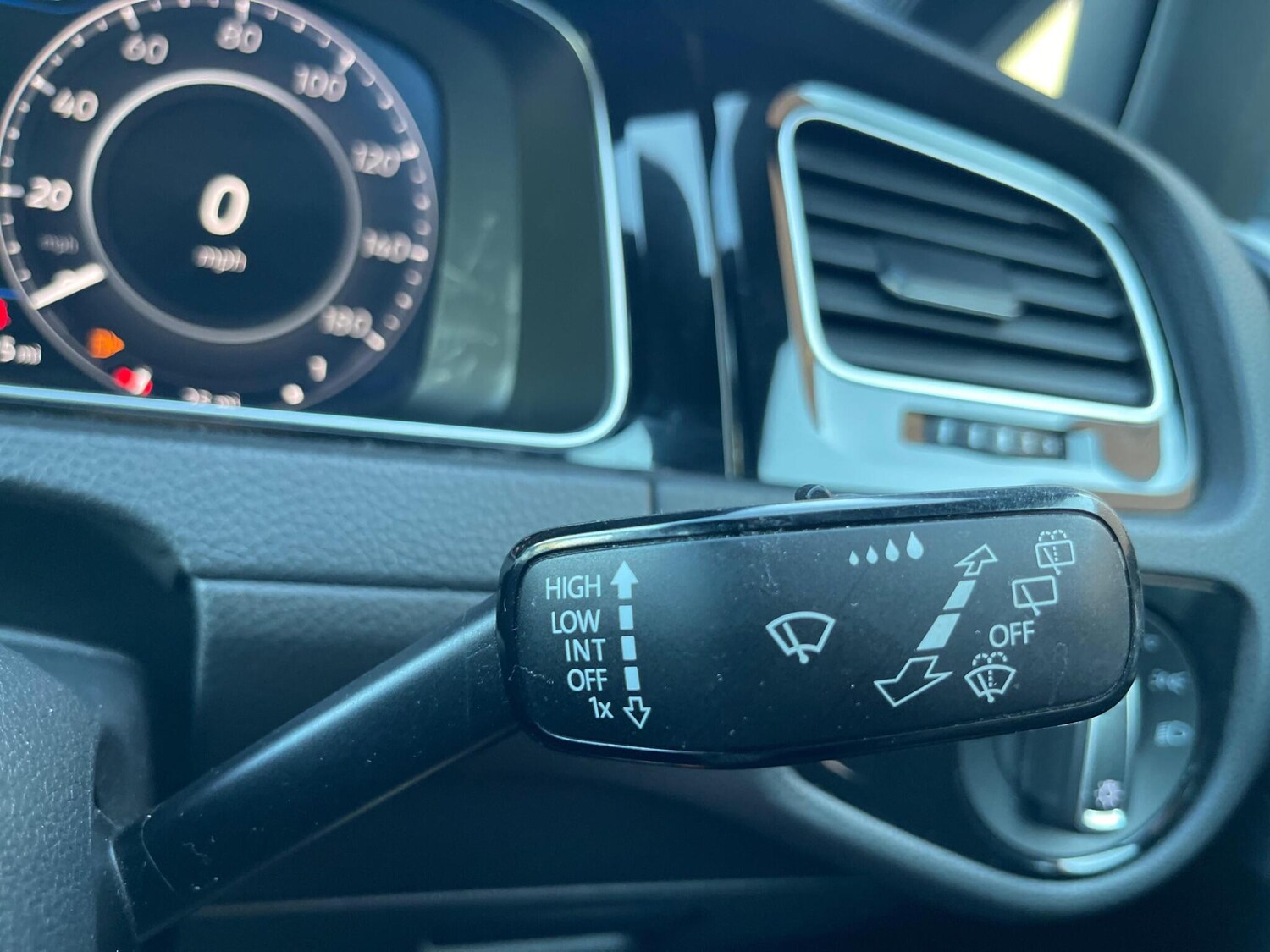 Used Volkswagen Golf 2018 for sale - 76326619: Photo 35