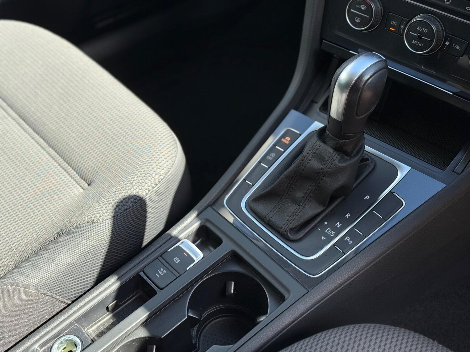 Used Volkswagen Golf 2020 for sale - 76327080: Photo 36