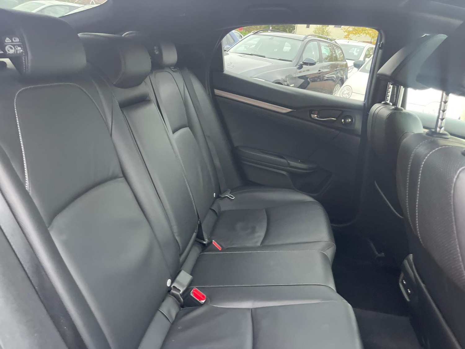 Used Honda Civic 2018 for sale - 76995680: Photo 17