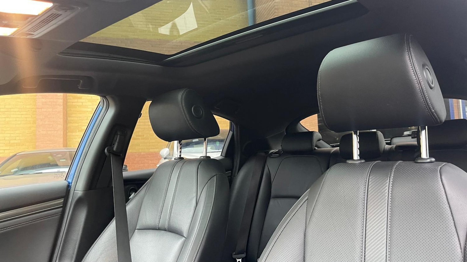 Used Honda Civic 2018 for sale - 76995680: Photo 39