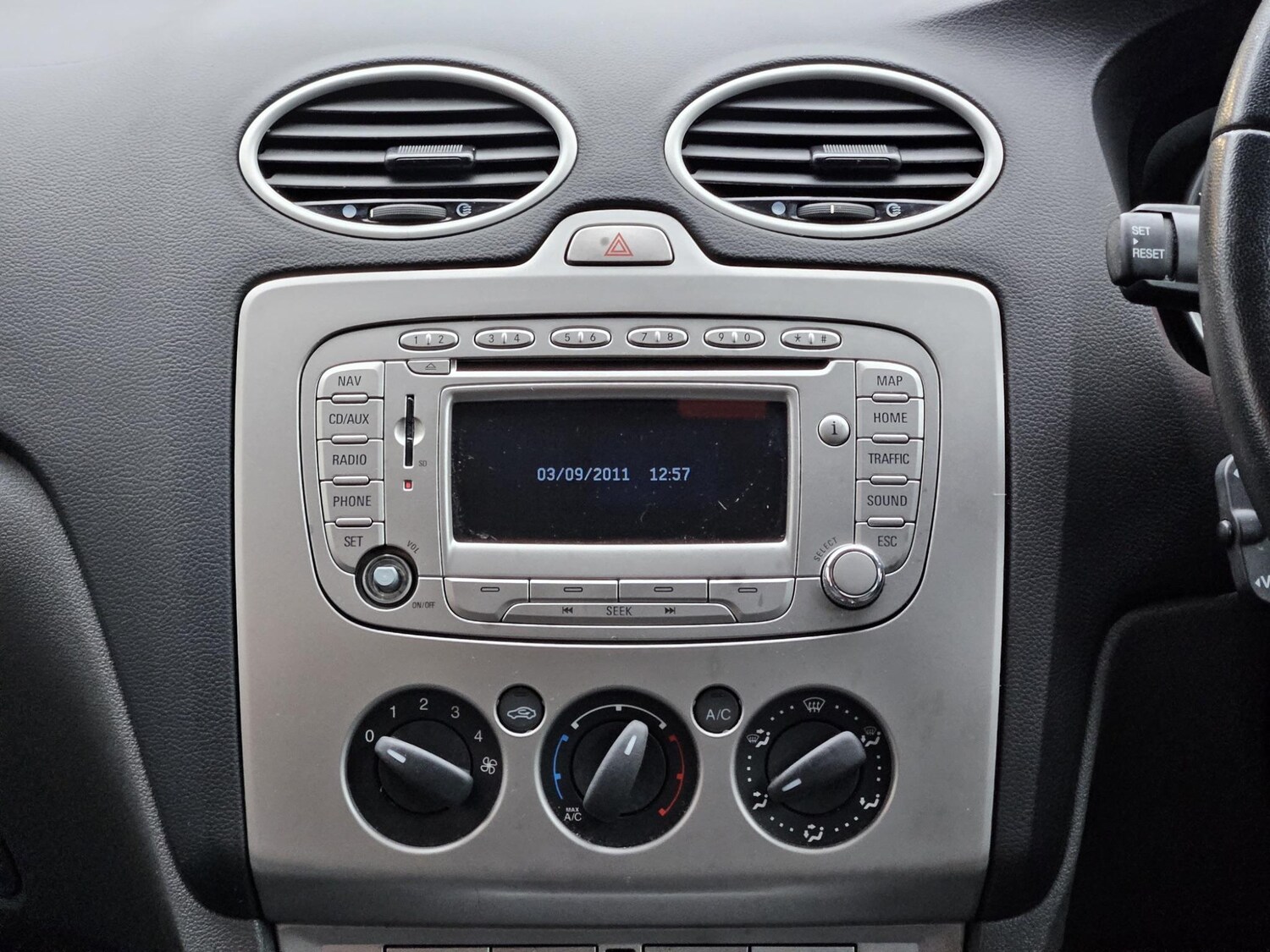 Used Ford Focus 2011 for sale - 76326593: Photo 14