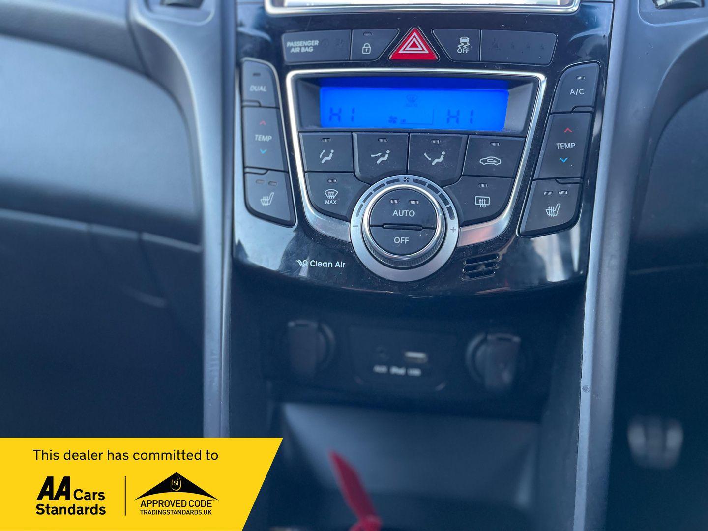 Used Hyundai i30 2016 for sale - 76991105: Photo 31