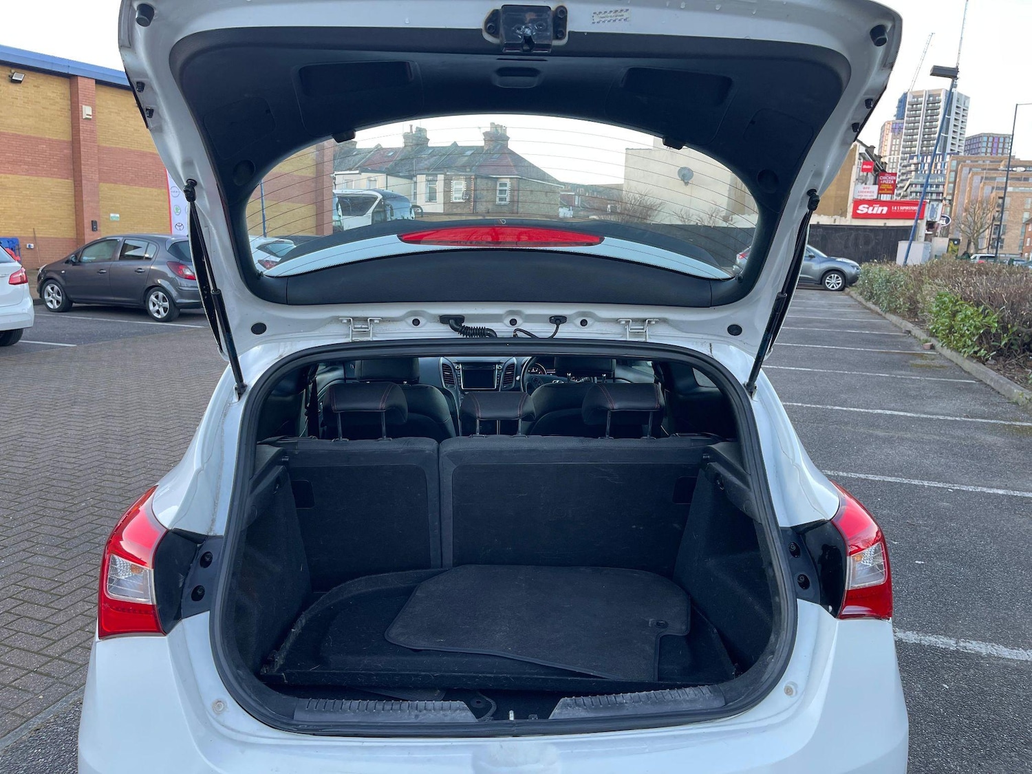 Used Hyundai i30 2016 for sale - 76991105: Photo 36