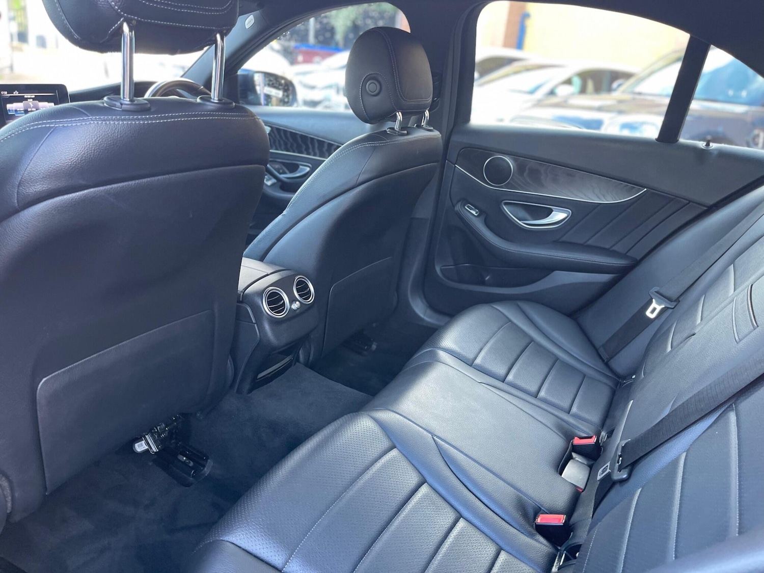 Used Mercedes-Benz C Class 2018 for sale - 76551947: Photo 10