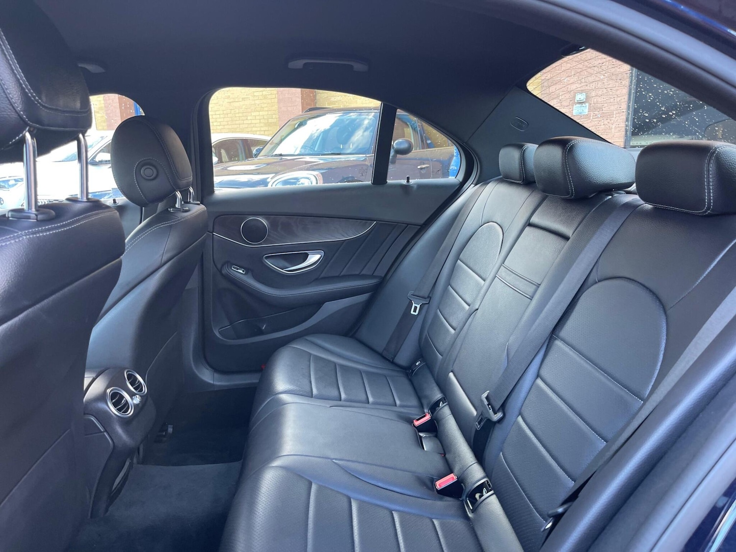 Used Mercedes-Benz C Class 2018 for sale - 76551947: Photo 11