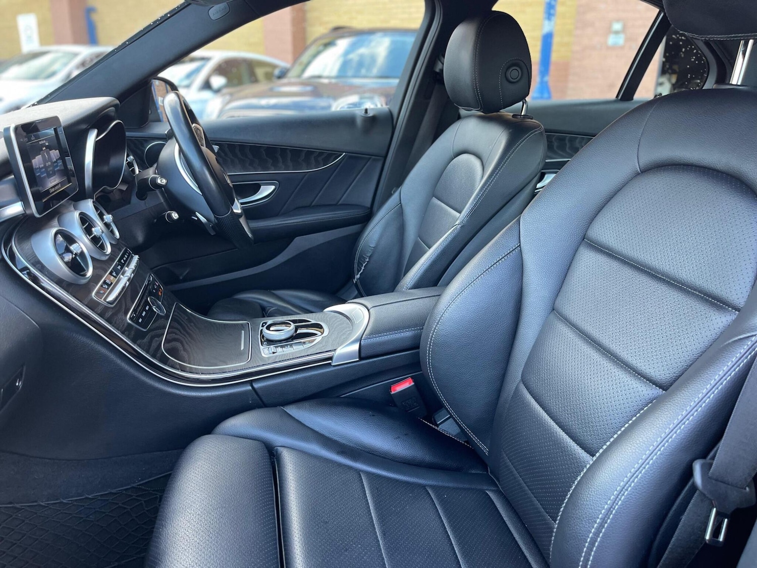 Used Mercedes-Benz C Class 2018 for sale - 76551947: Photo 14