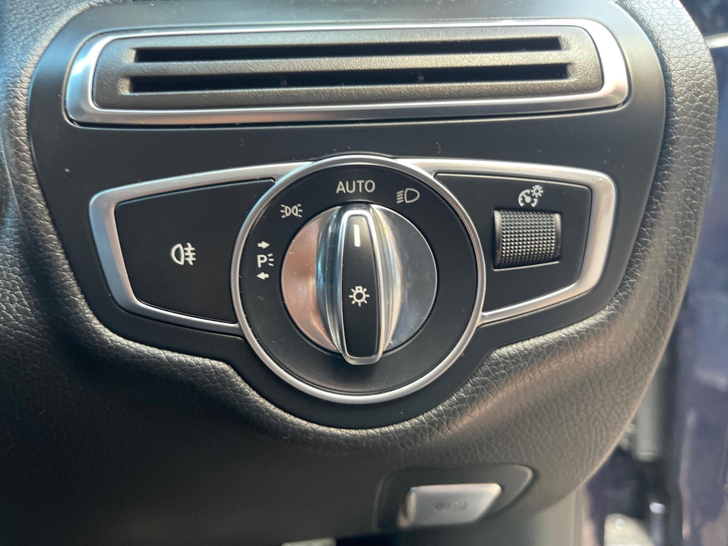 Used Mercedes-Benz C Class 2018 for sale - 76551947: Photo 27