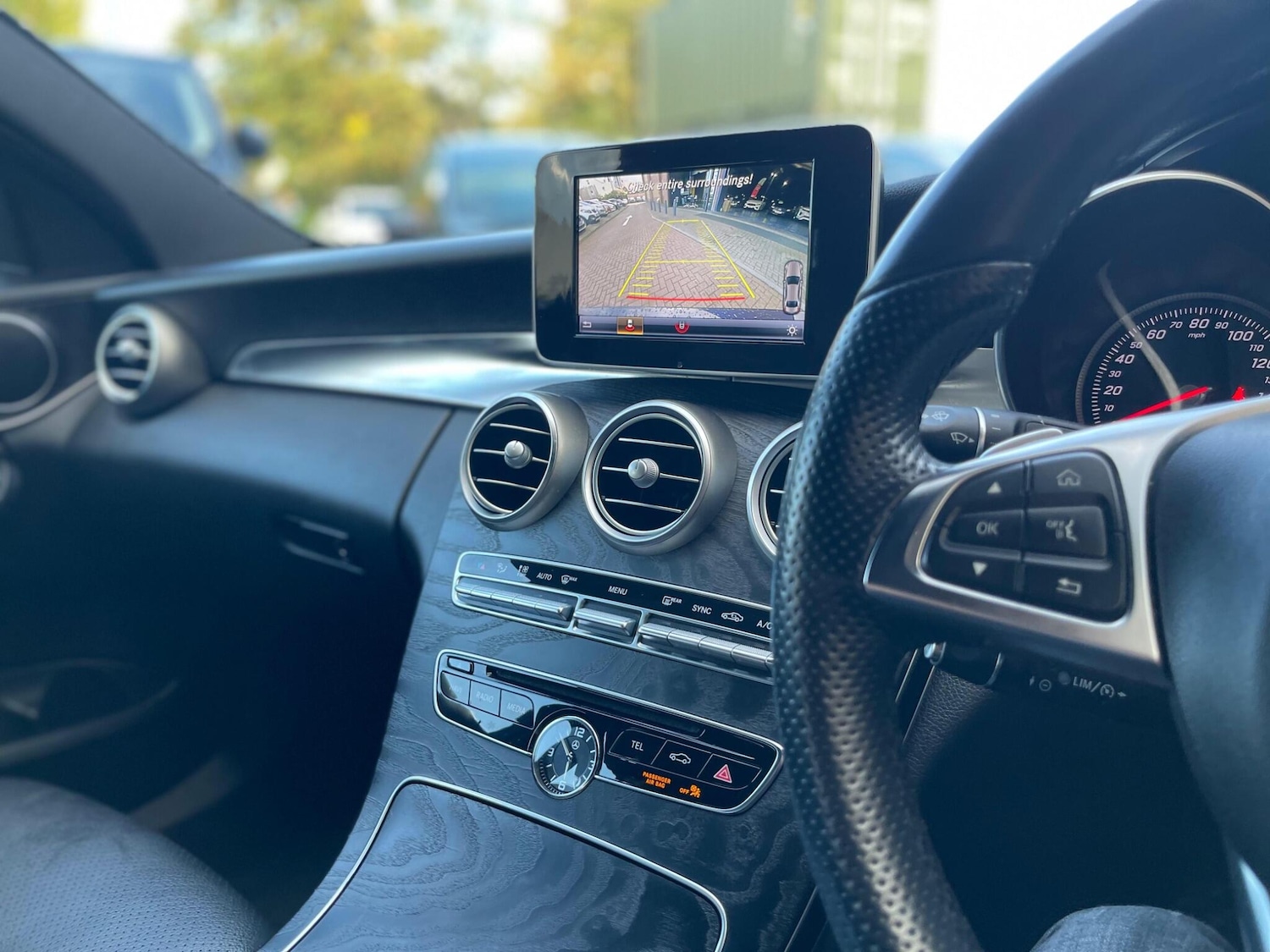 Used Mercedes-Benz C Class 2018 for sale - 76551947: Photo 32