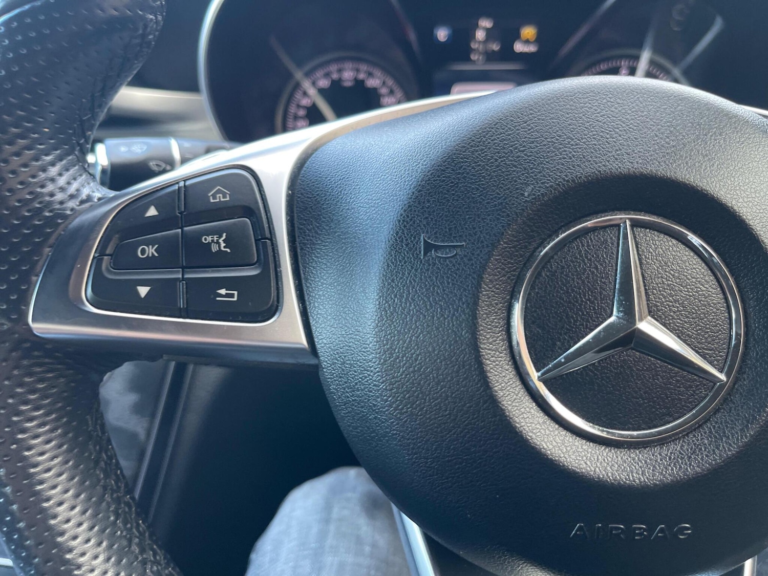 Used Mercedes-Benz C Class 2018 for sale - 76551947: Photo 34