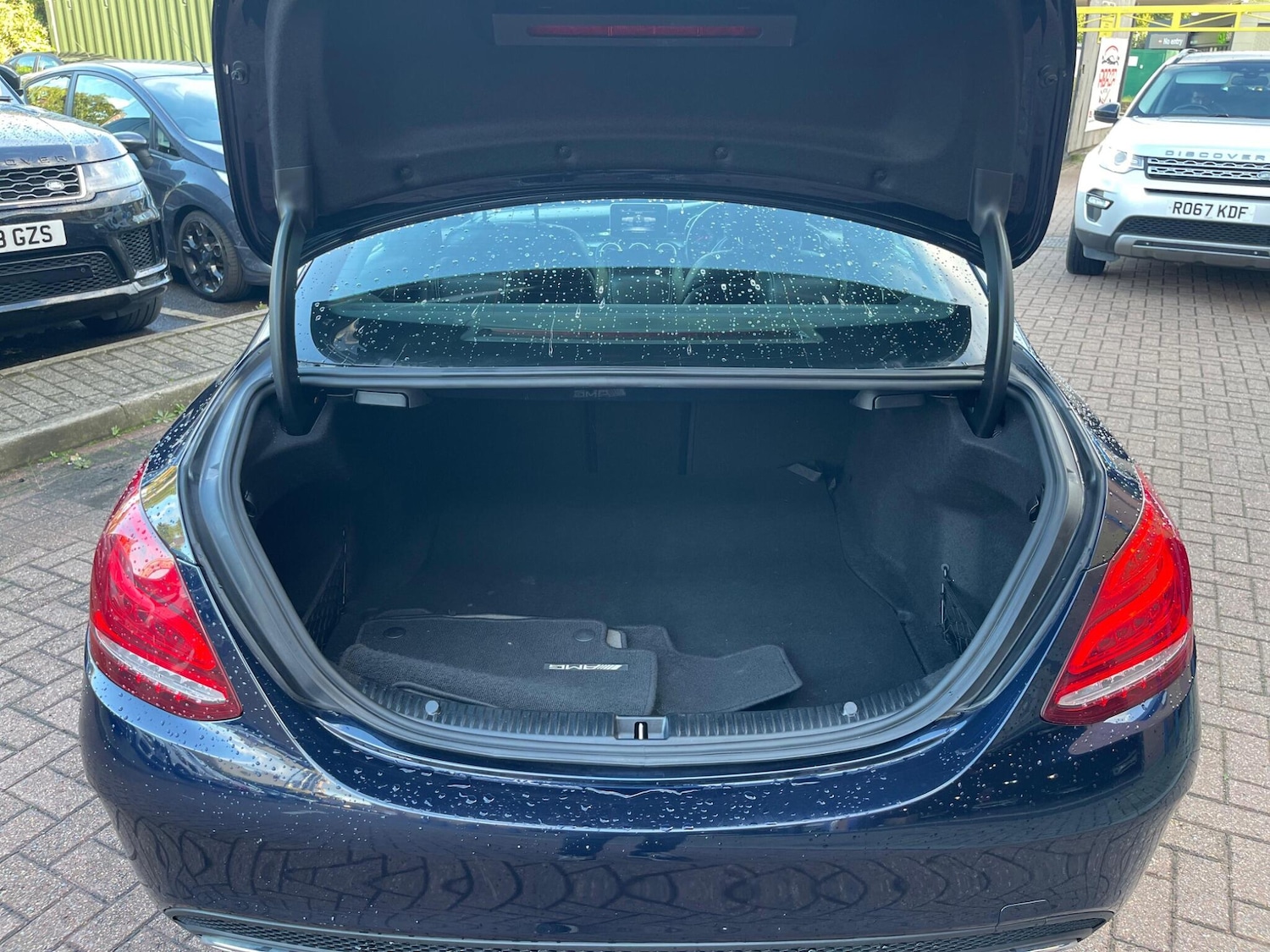 Used Mercedes-Benz C Class 2018 for sale - 76551947: Photo 9