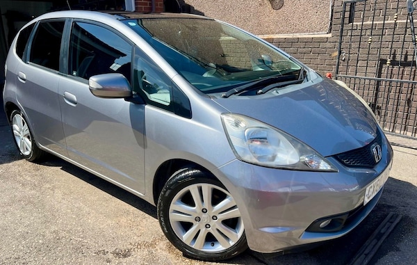 Used Honda Jazz 2010 for sale - 74718408: Photo 1