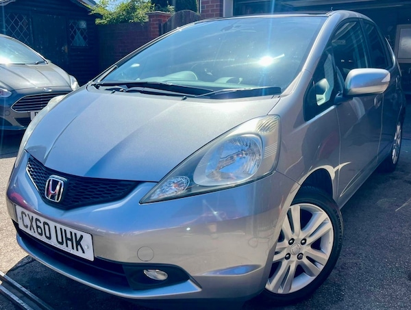 Used Honda Jazz 2010 for sale - 74718408: Photo 2