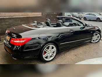 Used Mercedes-Benz E Class 2011 for sale - 76476900: Photo